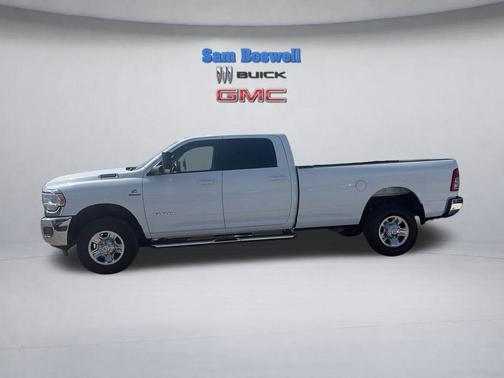 Bright White Clearcoat 2022 RAM 2500 Big Horn Crew Cab 4x4 8' Box