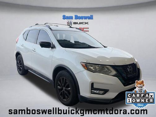 Pearl White 2018 Nissan Rogue SV