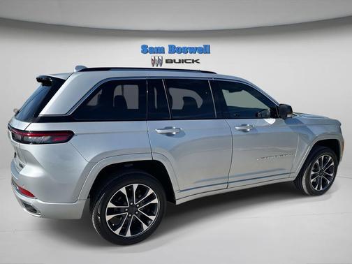2022 Jeep Grand Cherokee Overland