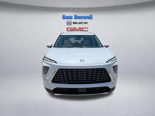Iridescent White Tricoat 2026 Buick Enclave Avenir FWD