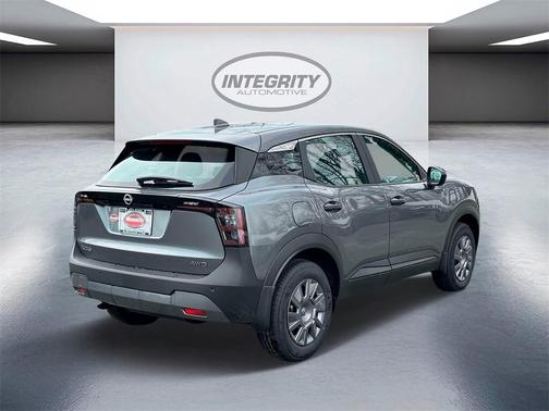 2025 Nissan Kicks S