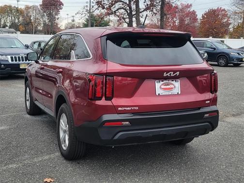 2023 Kia Sorento LX