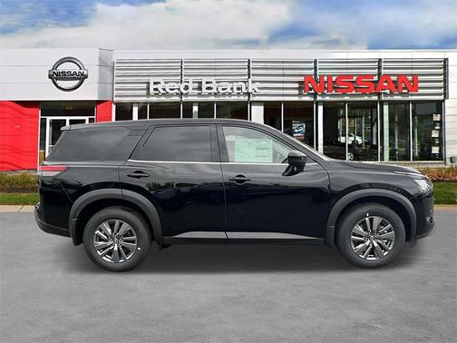 2025 Nissan Pathfinder S