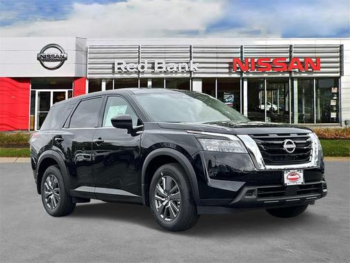 2025 Nissan Pathfinder S