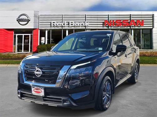 2025 Nissan Pathfinder S