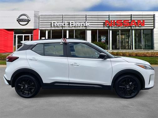 2024 Nissan Kicks SR