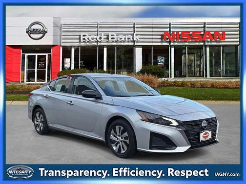 Brilliant Silver Metallic 2024 Nissan Altima 2.5 S