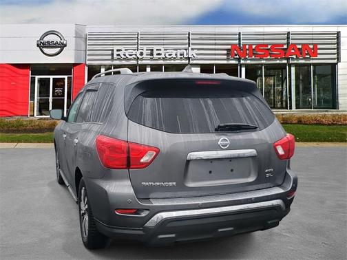 2019 Nissan Pathfinder SL
