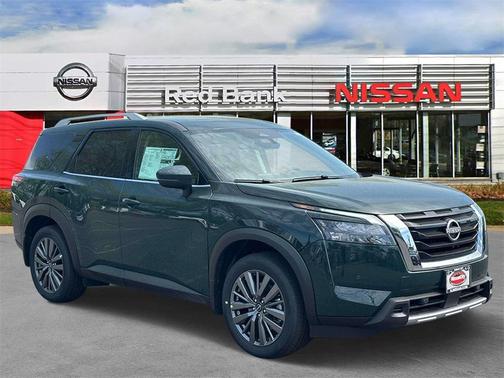 2025 Nissan Pathfinder SL