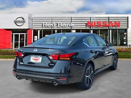 2025 Nissan Altima SR
