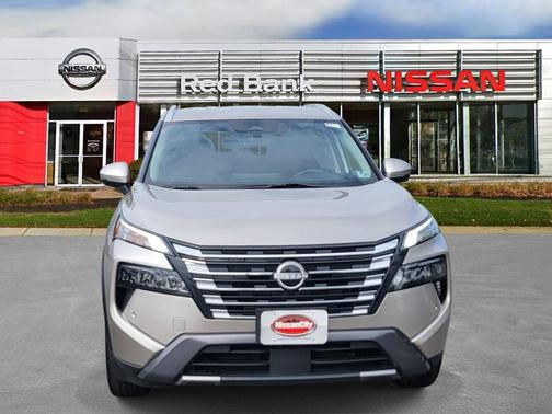 Champagne Silve 2024 Nissan Rogue SL