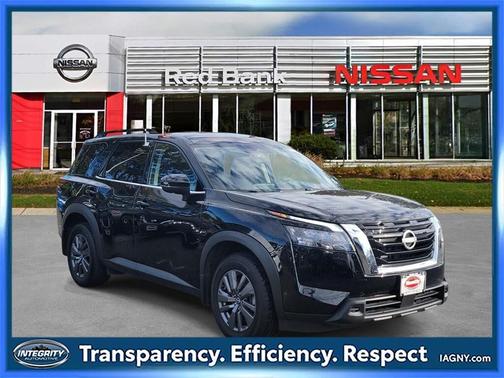 2024 Nissan Pathfinder SV