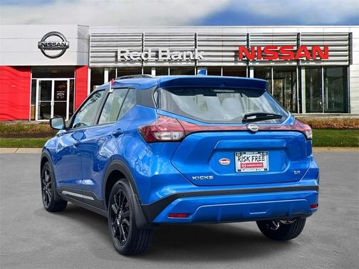 2024 Nissan Kicks SR