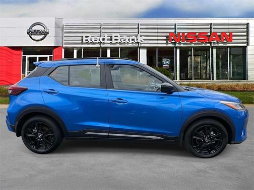 2024 Nissan Kicks SR
