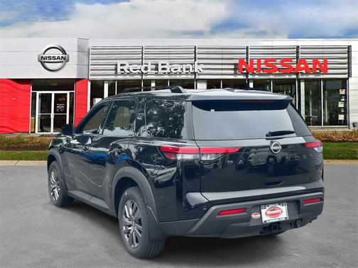 2025 Nissan Pathfinder S