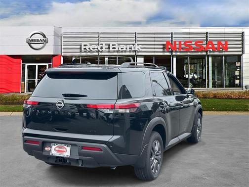 2025 Nissan Pathfinder S