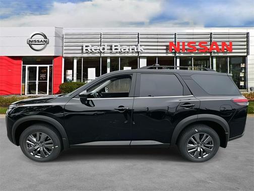 2025 Nissan Pathfinder S