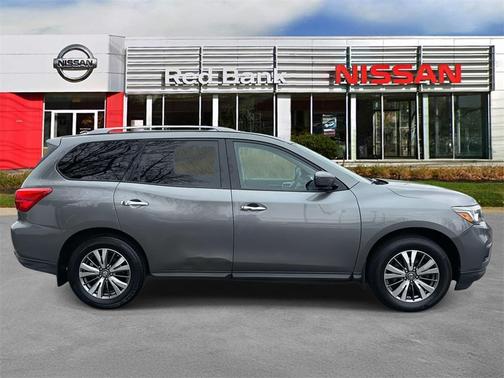 2018 Nissan Pathfinder S