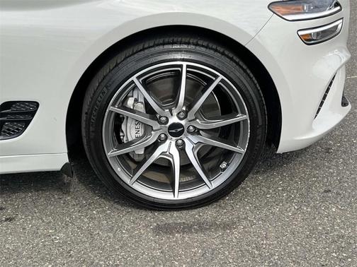 2025 Genesis G70 2.5T