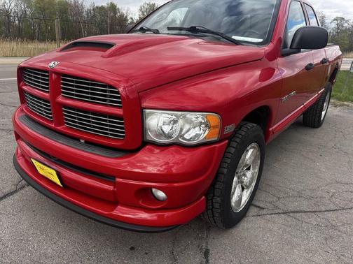 Red 2004 Dodge Ram 1500 SLT Quad Cab