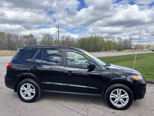 Black 2011 Hyundai SANTA FE SE