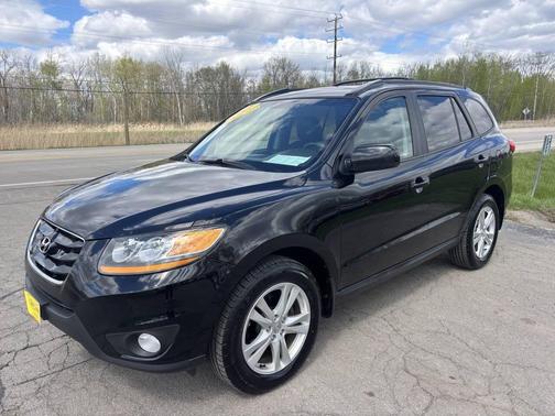 Black 2011 Hyundai SANTA FE SE