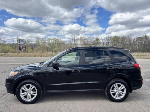 Black 2011 Hyundai SANTA FE SE