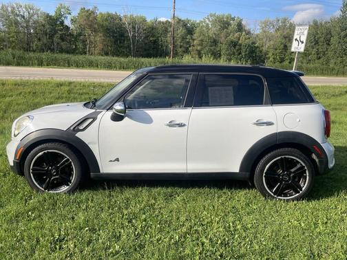 2011 MINI Cooper S Countryman Base
