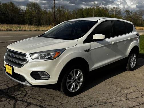White 2017 Ford Escape SE