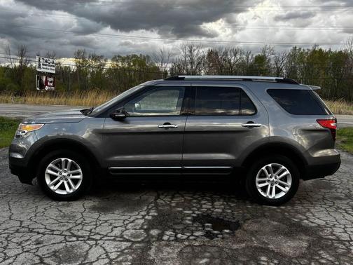 Gray 2013 Ford Explorer XLT
