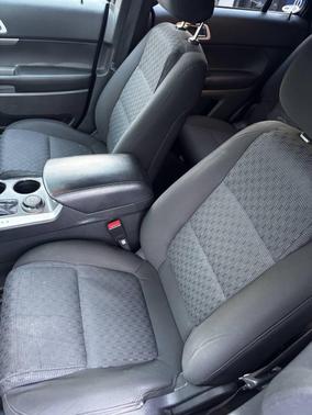 Gray 2013 Ford Explorer XLT