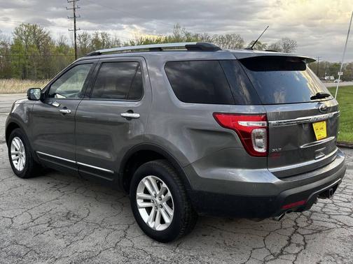 Gray 2013 Ford Explorer XLT