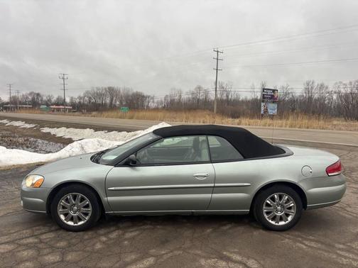 2004 Chrysler Sebring Base