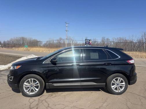 Black 2015 Ford Edge SEL