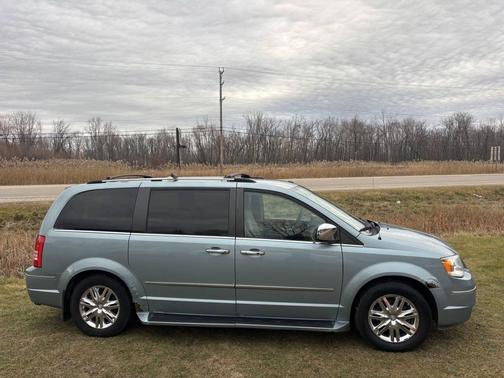 2008 Chrysler Town & Country Limited