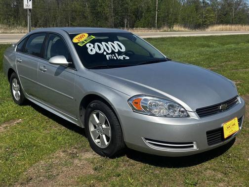 Silver 2009 Chevrolet Impala LT