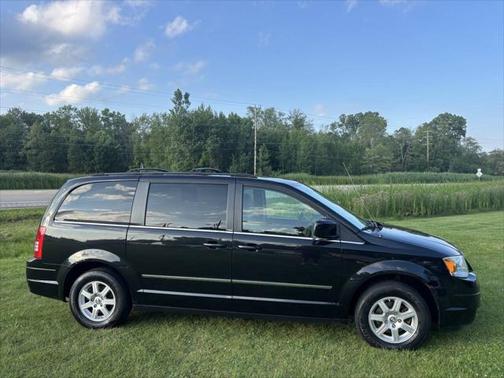 2010 Chrysler Town & Country Touring