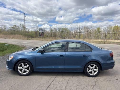 Blue 2016 Volkswagen Jetta 1.4T S