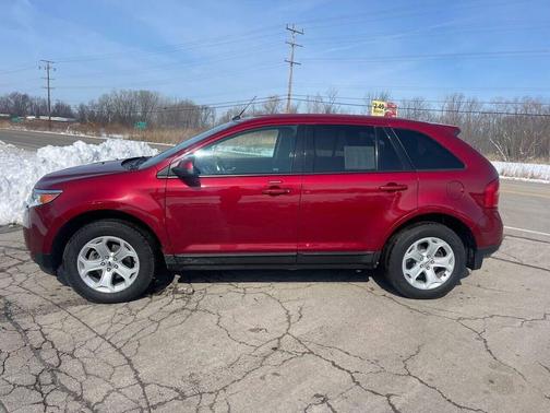 Red 2013 Ford Edge SEL