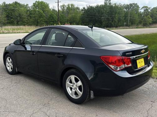 Blue 2014 Chevrolet Cruze 1LT