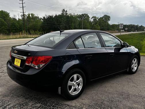 Blue 2014 Chevrolet Cruze 1LT