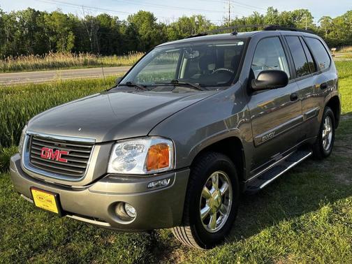 Gray 2005 GMC Envoy SLE 4WD 4dr SUV