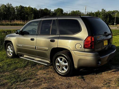 Gray 2005 GMC Envoy SLE 4WD 4dr SUV