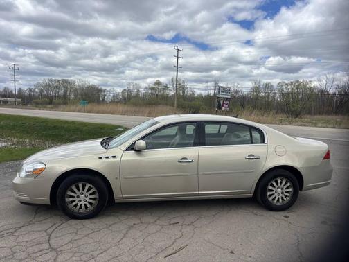 Gold 2008 Buick Lucerne CX