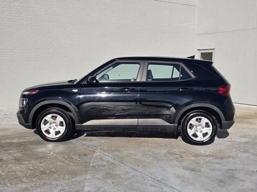 2020 Hyundai VENUE SE