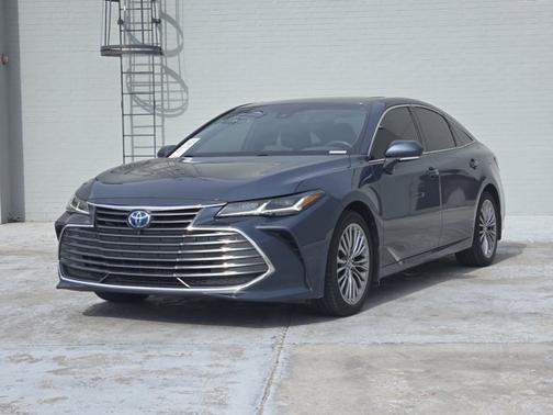 2022 Toyota Avalon Hybrid Limited
