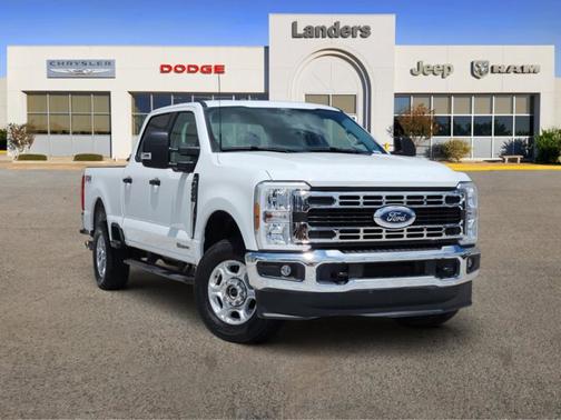 Oxford White 2025 Ford F-250 XLT