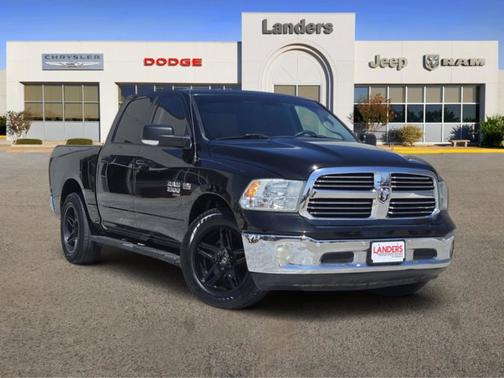 Brilliant Black Crystal Pearlcoat 2019 RAM 1500 Classic Lone Star