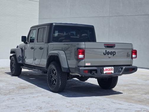 2022 Jeep Gladiator Willys Sport