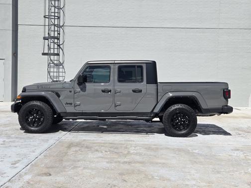 2022 Jeep Gladiator Willys Sport